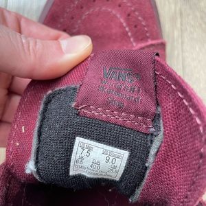 Sk8-HI monochrome Vans